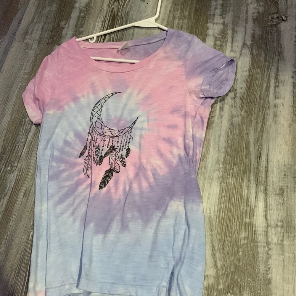Tie-dye shirt sizes, medium